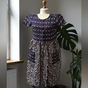 Blue and Red Pleated Short Sleeve Midi Dress